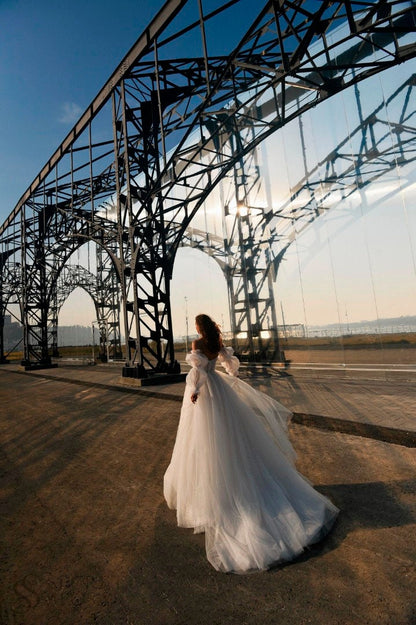 Romantic Victorian Style Sleeves Off The Shoulder Long Sleeve Corset Wedding Dress Bridal Gown Aline Puffy Design Sparkle Dress Long Train