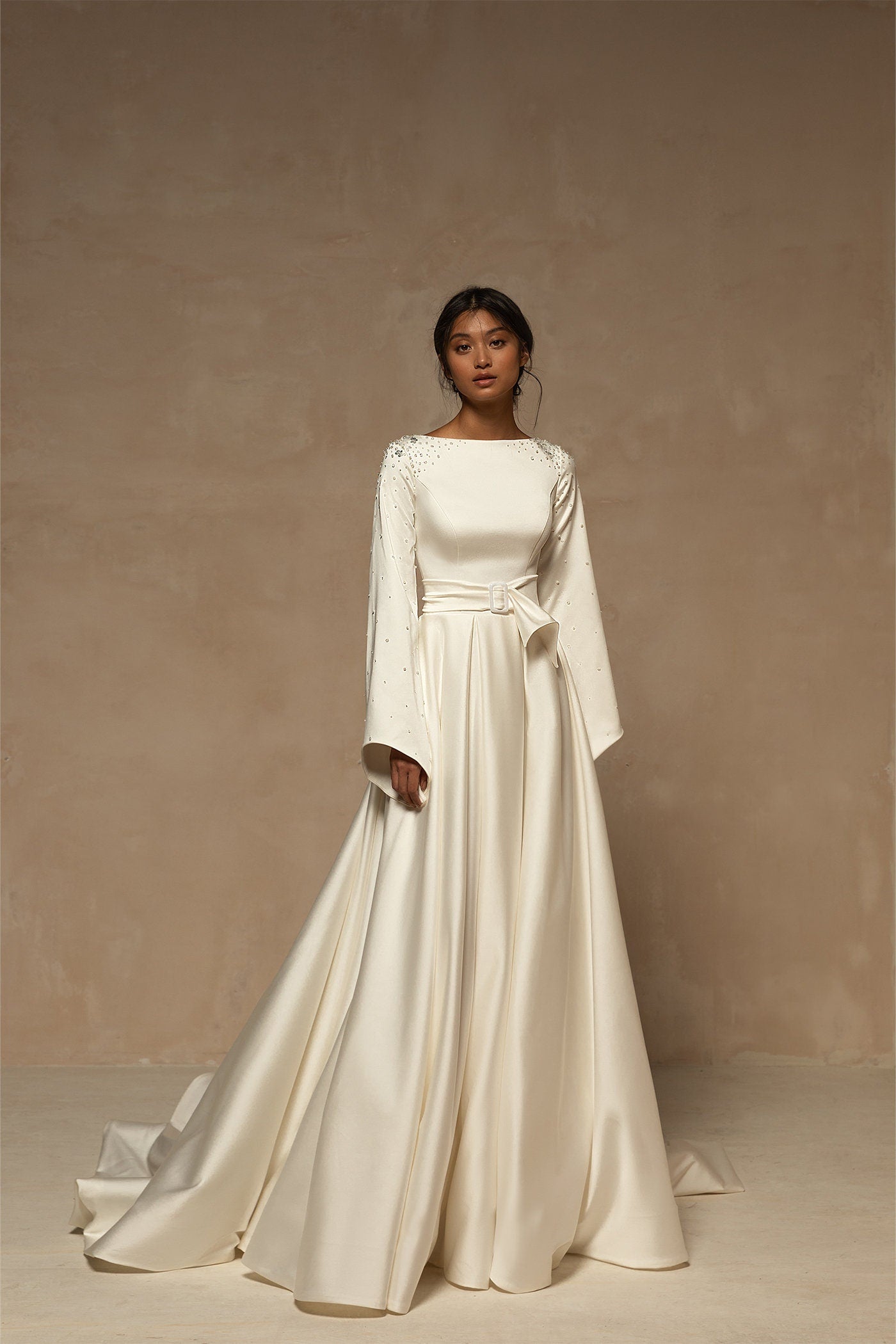 Simple Unique Modest Boatneck Long Wide Sleeve High Neckline Closed Back Wedding Dress Bridal Gown LDS Long Train Zipper Back Minimalist