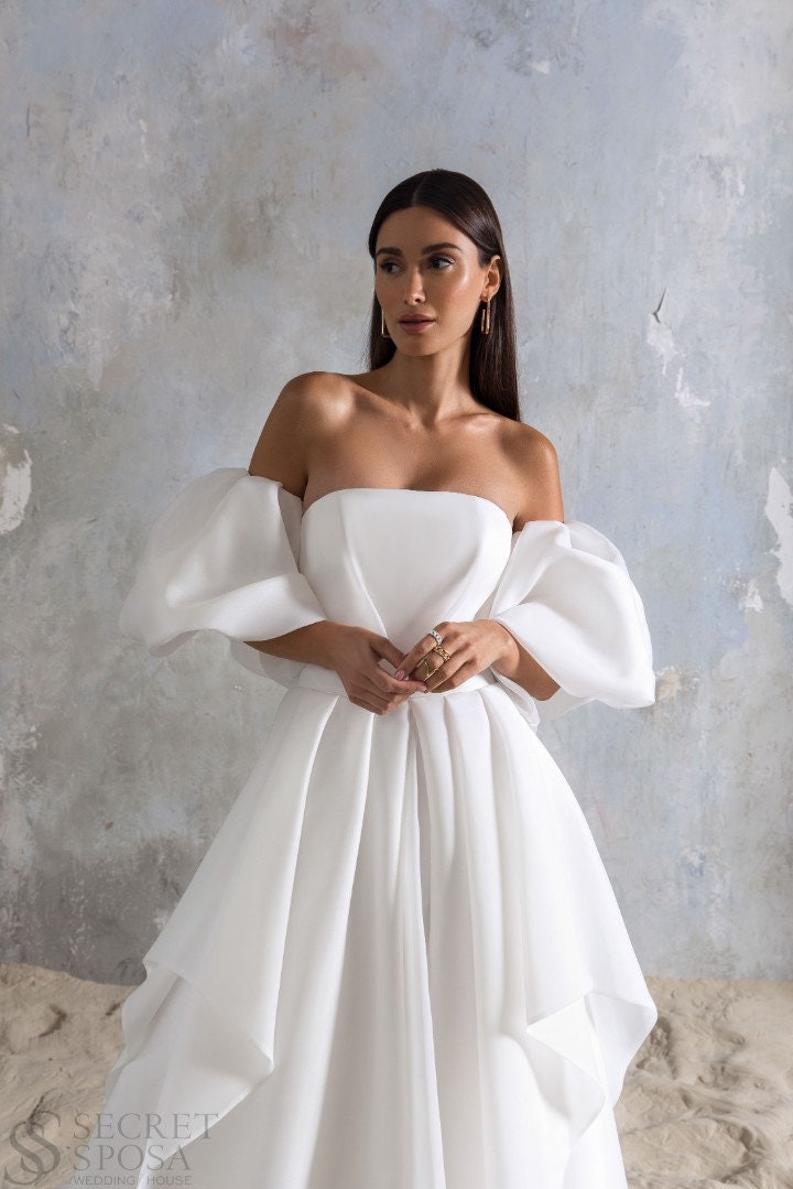 Sleeveless Strapless Detachable Puff Balloon Sleeves Straight Neckline Wedding Dress Bridal Gown ALine Off White Organza