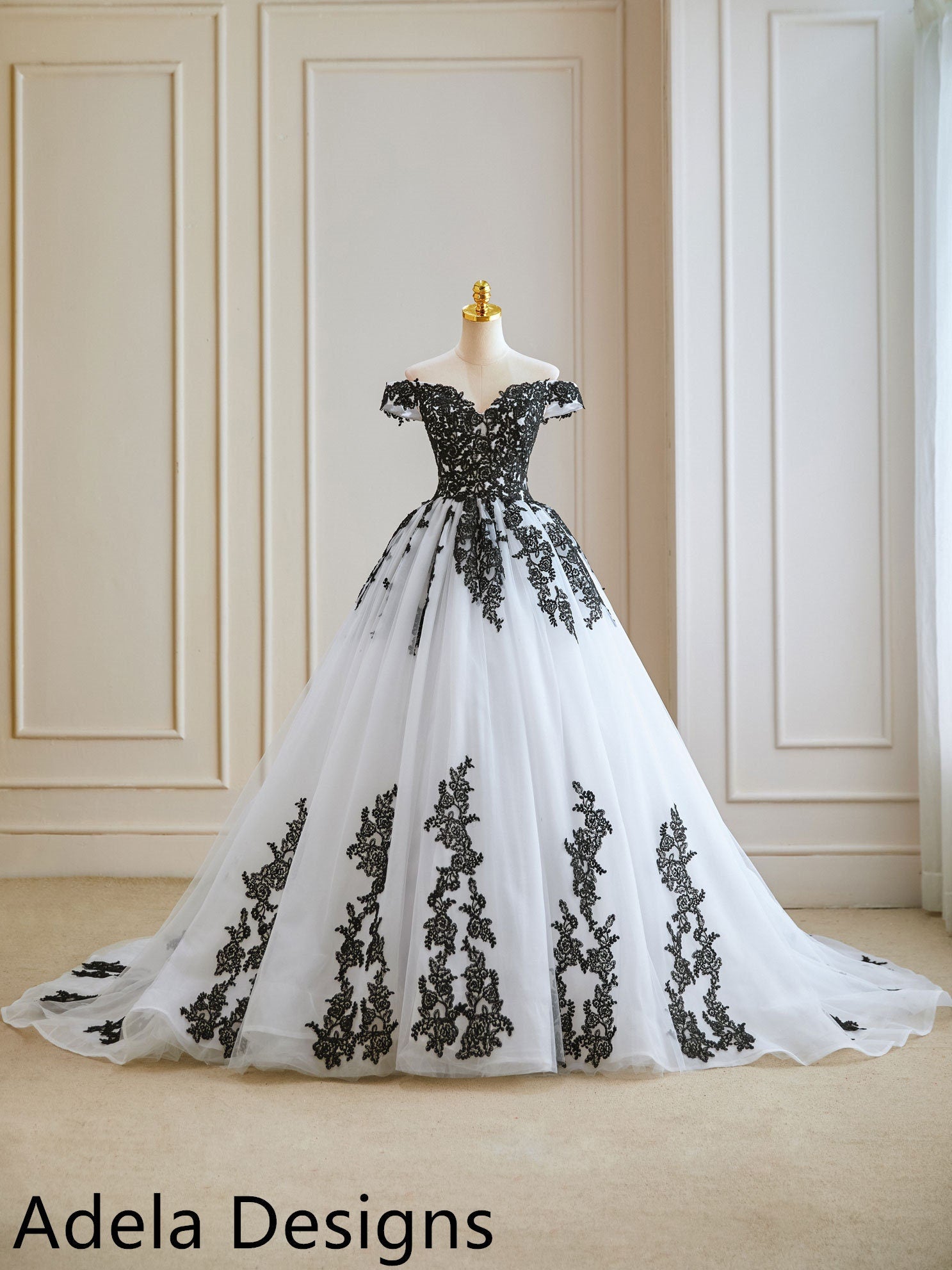 Elaska Wedding Dress – Black Lace & White Tulle Ball Gown