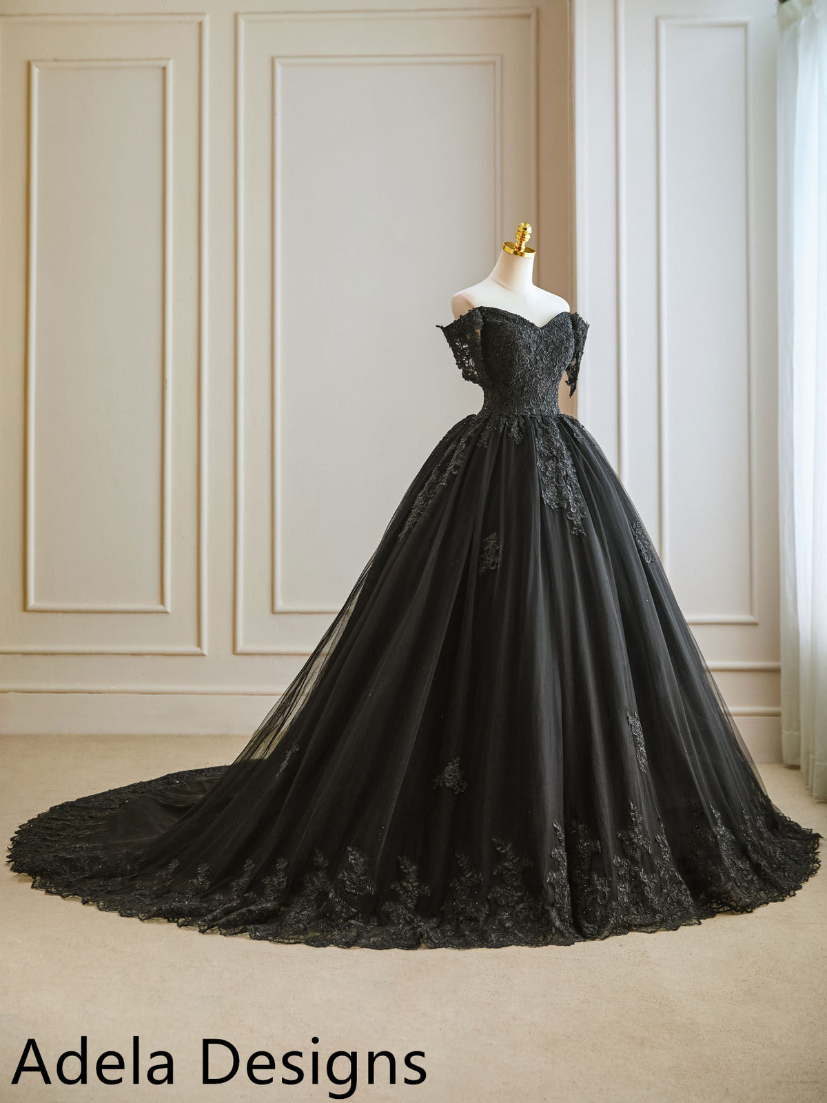 Gothic Black Ball Bridal Gown Wedding Dress Off The Shoulder Ball Gown Lace Train Unique Design Goth Bride Size 4
