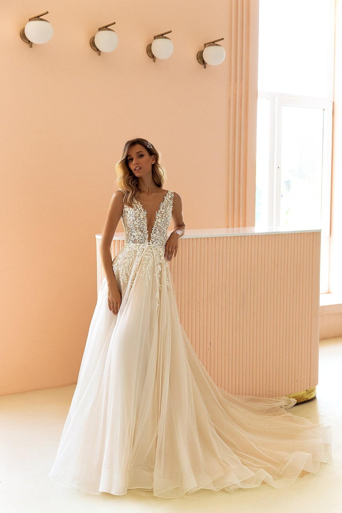 Beautiful Unique Aline Deep V Neckline Sleeveless Floral Lace Wedding Dress Bridal Gown with Train Buttons
