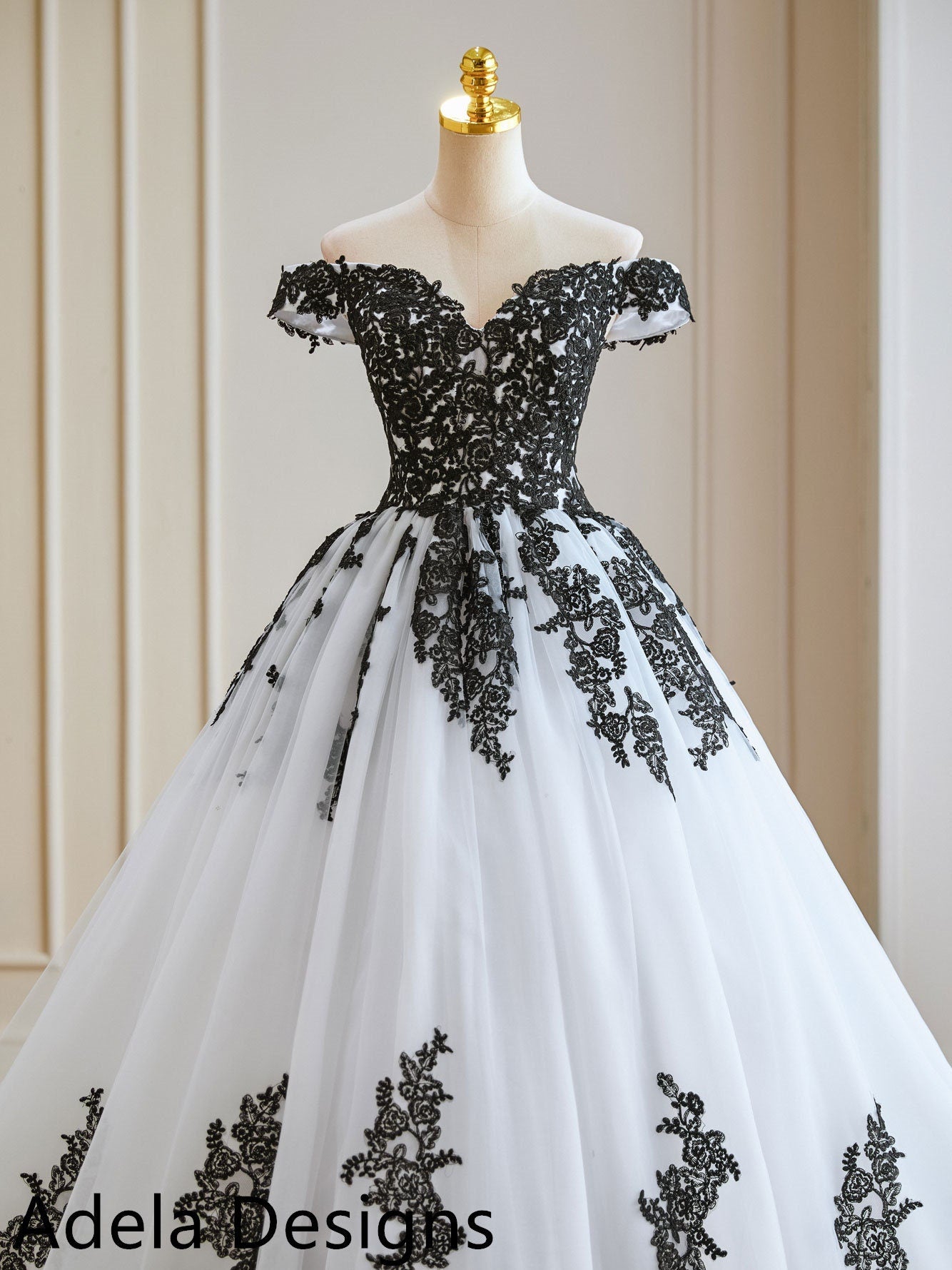Wedding Dress Gothic Strapless White Black Bridal Ball Gown Quinceanera  Dress D10 - China Wedding Dress and Black White Wedding Gown price |  Made-in-China.com