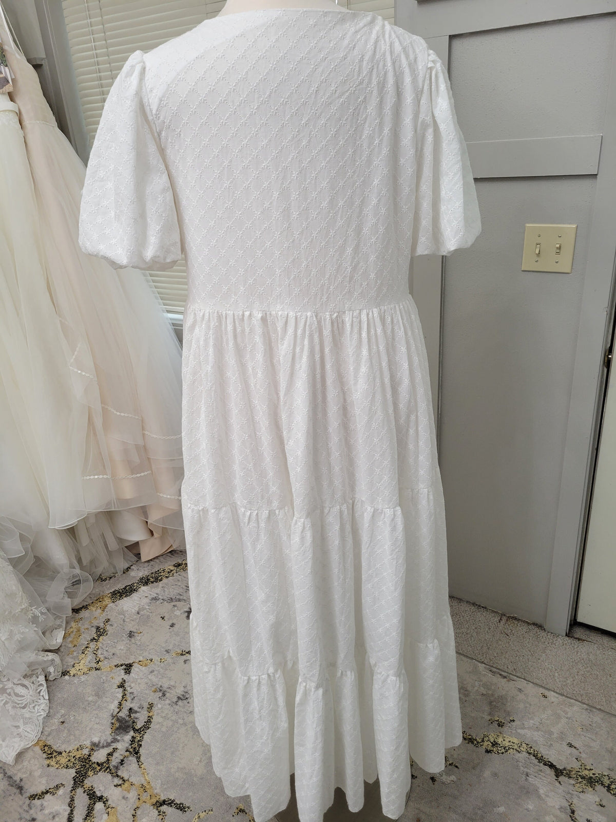 Modest V Neck Closed Back High Neckline Short Puff Sleeve Aline LDS Floor Length Comfy Wedding Dress Bridal Gown Sample Size 22 Lace