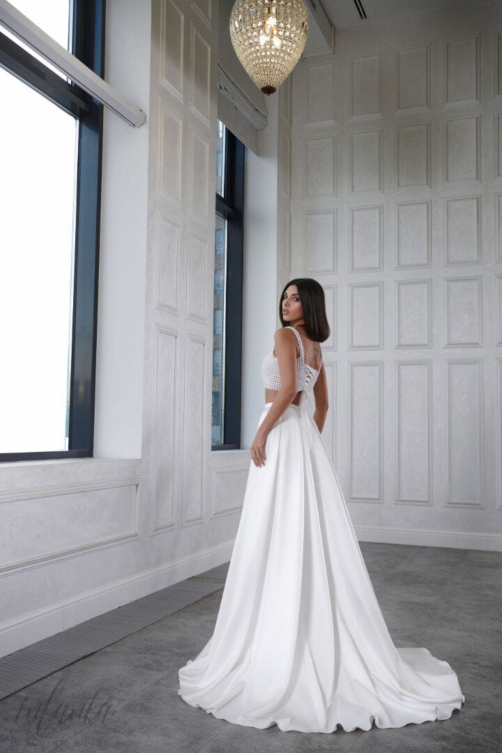 Modest Design Sleeveless Bare Mid Pearl Top Simple Classic Minimalist Satin Aline Wedding Dress Bridal Gown Train Open Back Corset