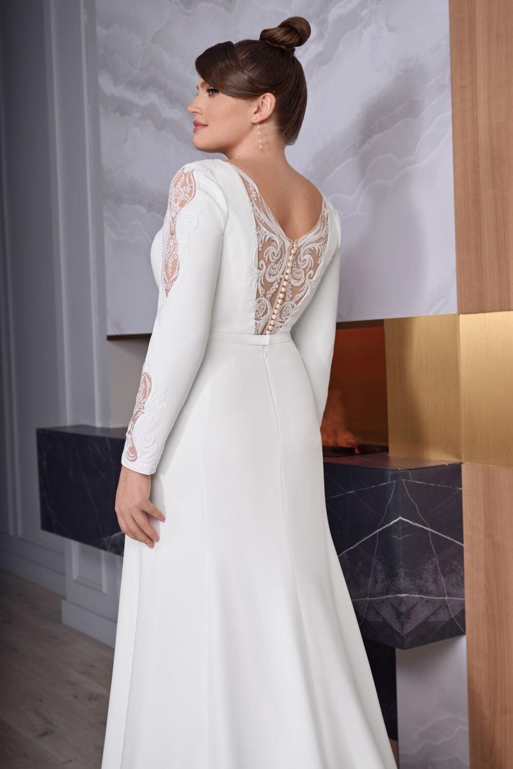 Stunning Fitted Fit and Flare Long Sleeve Modest Boat Neckline Lace Cutouts Wedding Dress Bridal Gown Illusion Lace Back with Train Crepe