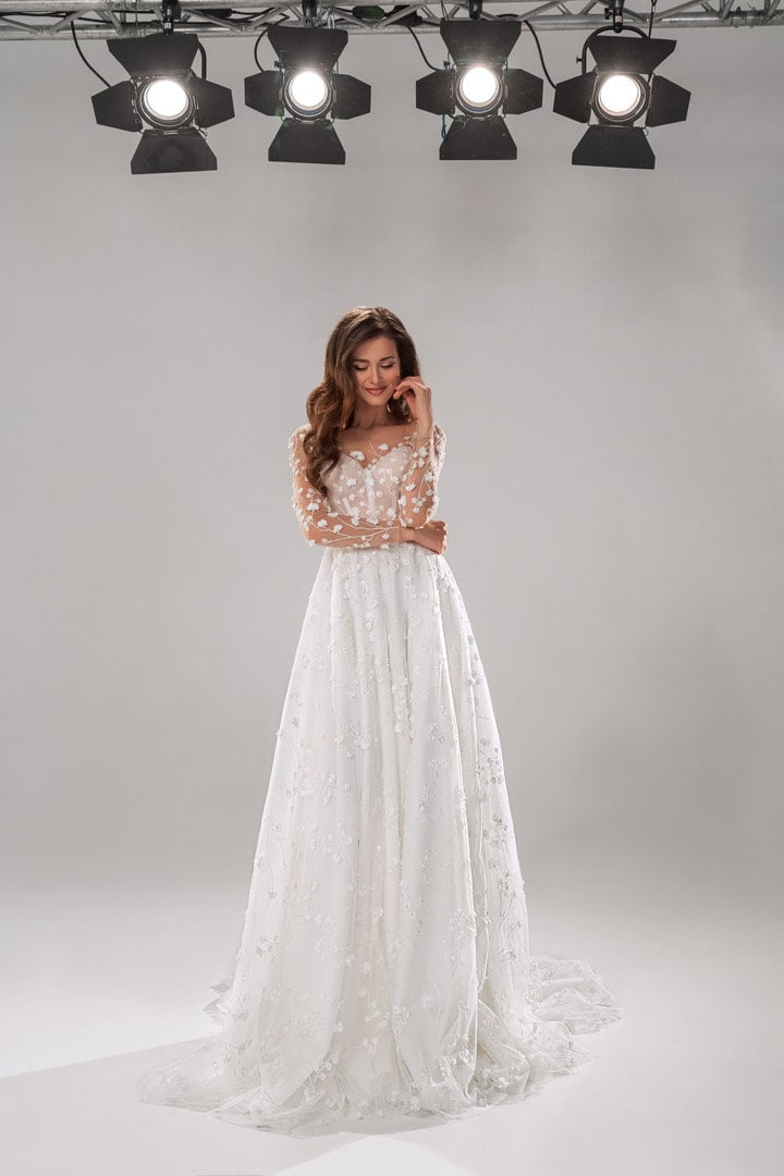 Unique Romantic Design Floral Lace Aline Wedding Dress Bridal Gown Long Illusion Sleeve 3D Flowers Sweetheart Neckline Bustier Button Back
