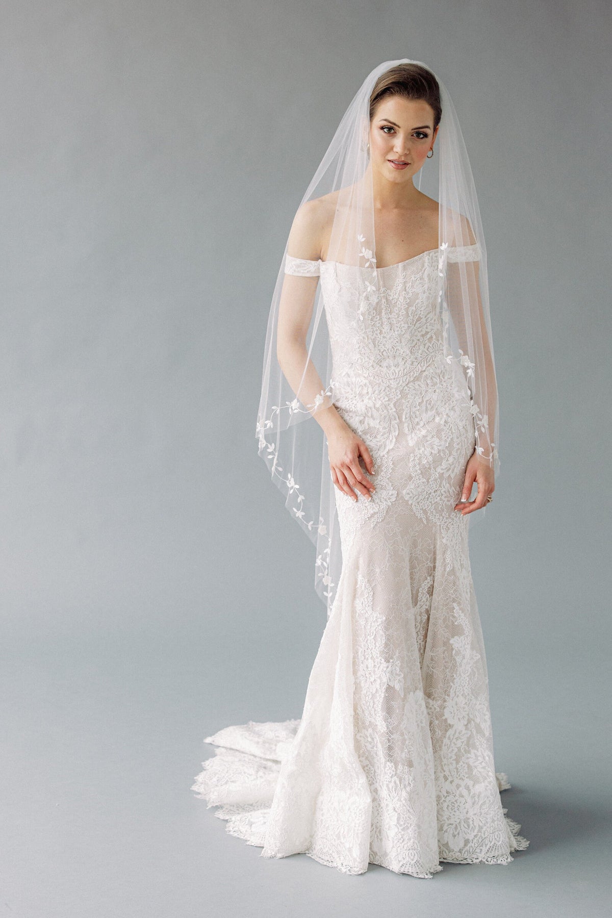 Bridal Veils Embroidered Vine Wedding Veil Waltz Length Lace Edge Sparkle