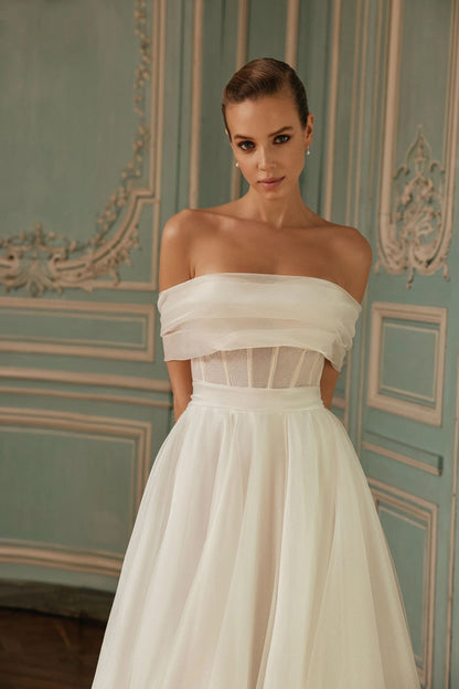 Comfortable Sleeveless Straight Neckline Aline Wedding Dress Bridal Gown Open Back Off the Shoulder Detachable Puff Sleeves Train Organza