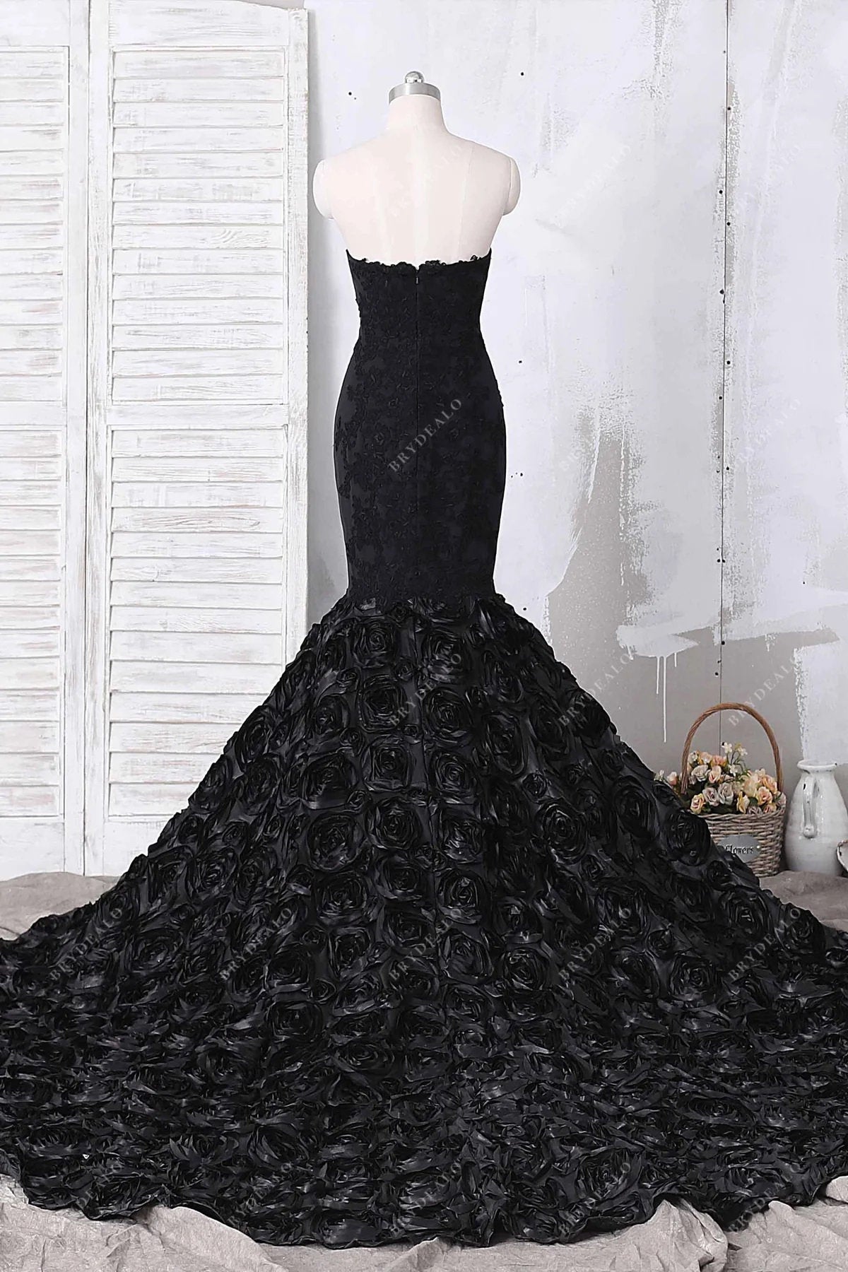 Black Sleeveless Strapless Wedding Dress 3D Rosette Train Bridal Gown Unique Design Gothic Queen Fitted Mermaid Sweetheart Neckline Backless
