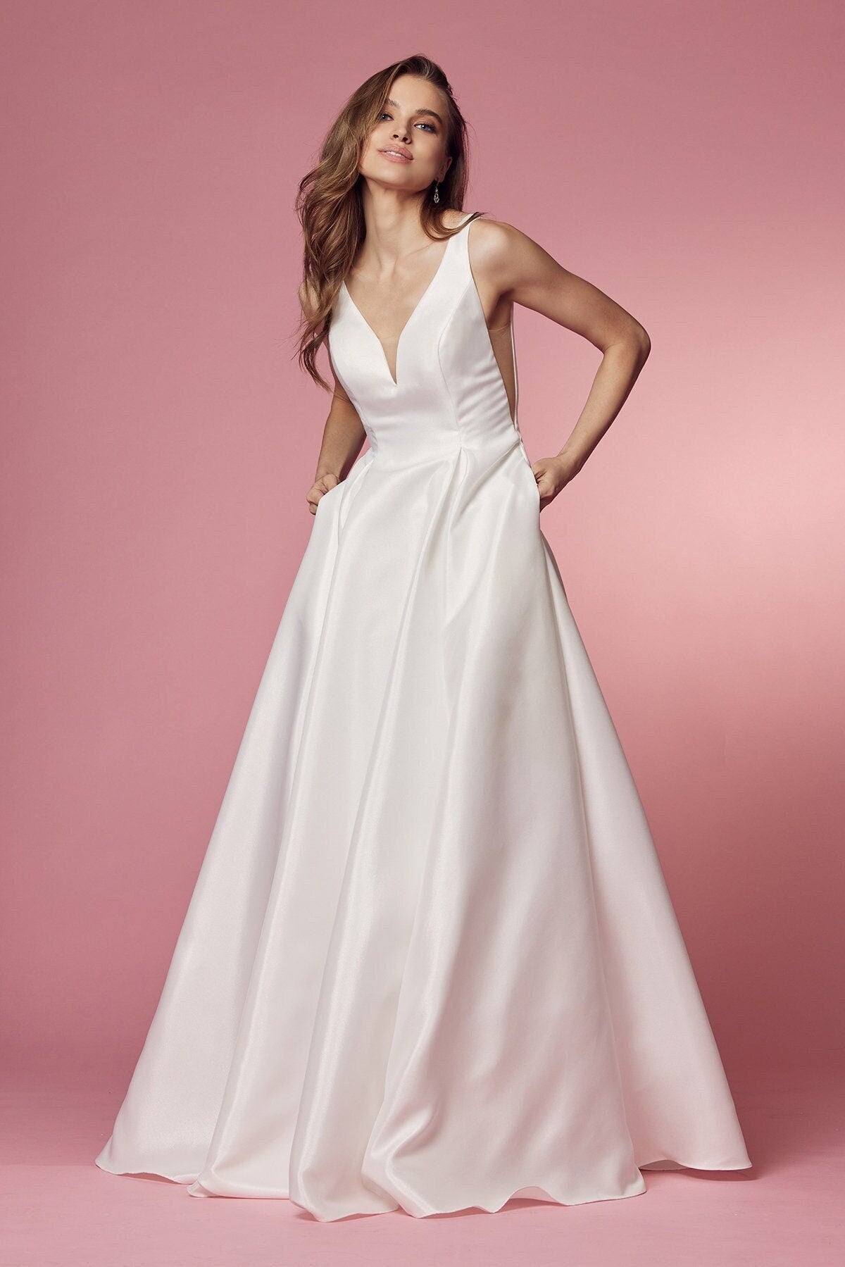 Minimalist Simple Sleeveless Long Full Aline Wedding Dress V Neck Bridal Gown Sexy Open Sides Floor Length Pockets Open Back