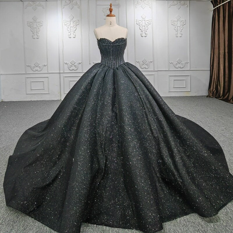 Black Unconventional Sleeveless Pleats Glitter Shiny Sparkle Wedding Dress Bridal Ball Gown White Sweetheart Neckline Full Dress
