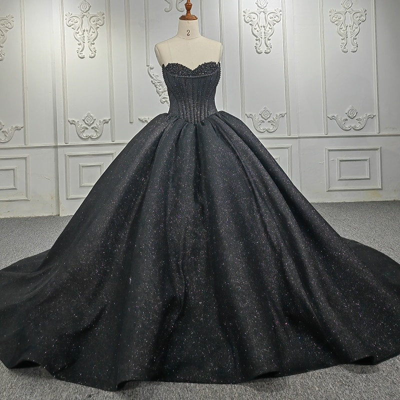 Black Unconventional Sleeveless Pleats Glitter Shiny Sparkle Wedding Dress Bridal Ball Gown White Sweetheart Neckline Full Dress