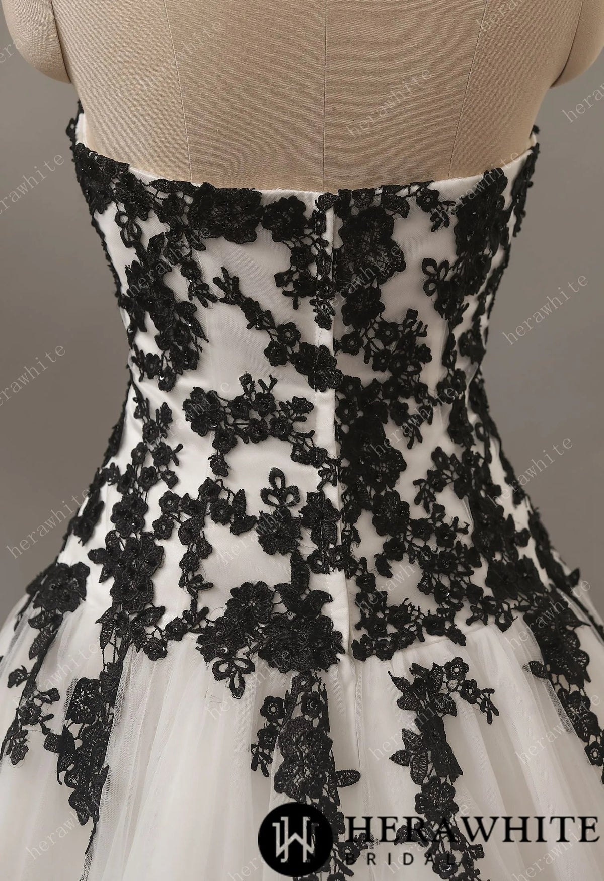 Gothic Black White Modern Wedding Dress Sleeveless Bridal Gown Aline Sweetheart Neckline Backless Strapless Black Lace Modern Style