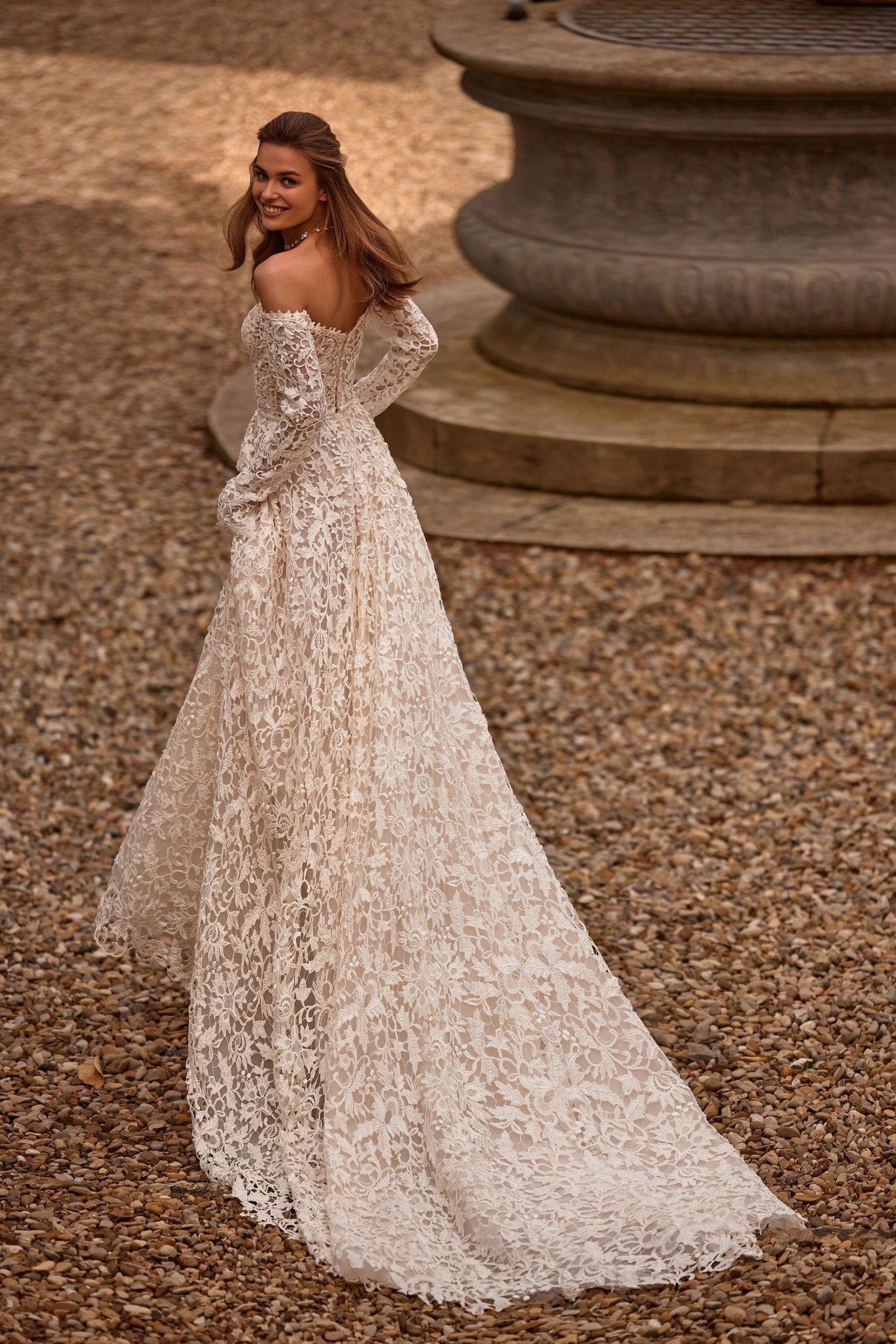 FLOARE A & M Enterprises Bridal FLOARE A & M Enterprises Bridal