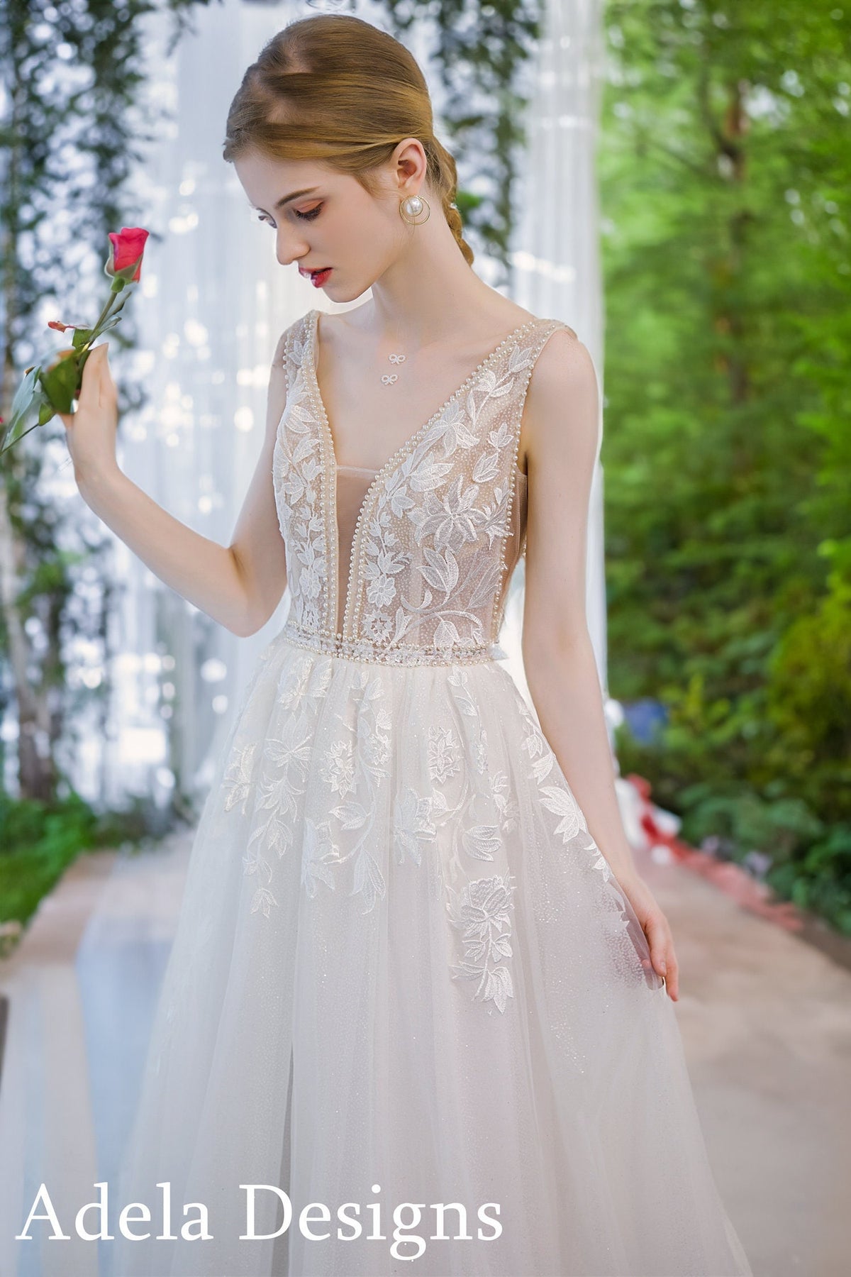 A-Line Simple Boho Sparkle Glitter Tulle Skirt Sleeveless Deep V Neckline Open Back Floral Lace Style Wedding Dress Bridal Gown