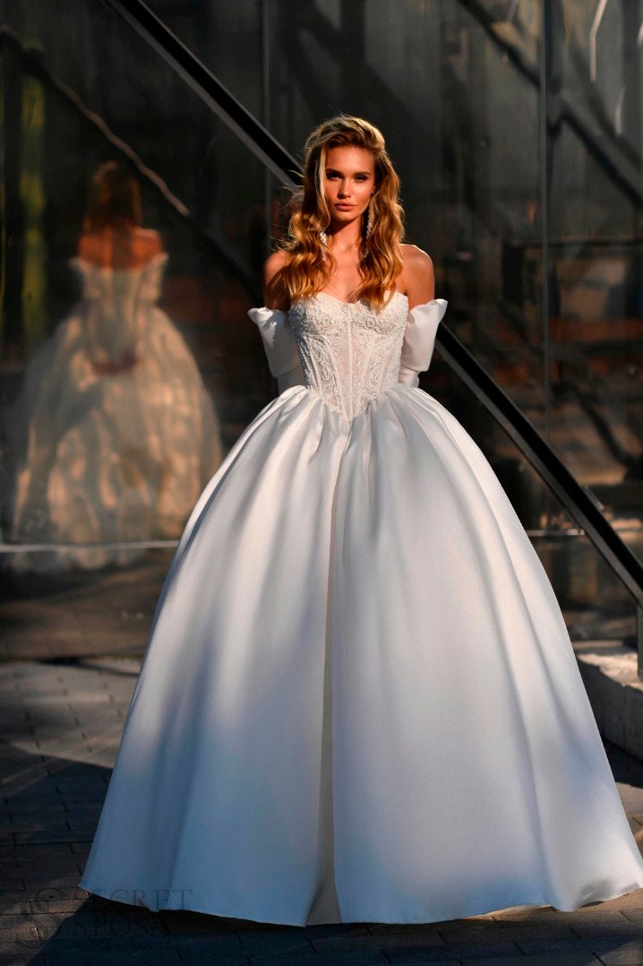 Romantic Off-the-Shoulder Long Sleeves Sweetheart Neckline Corset Top Sleeveless Wedding Dress Bridal Gown ALine Full Skirt Royal Satin