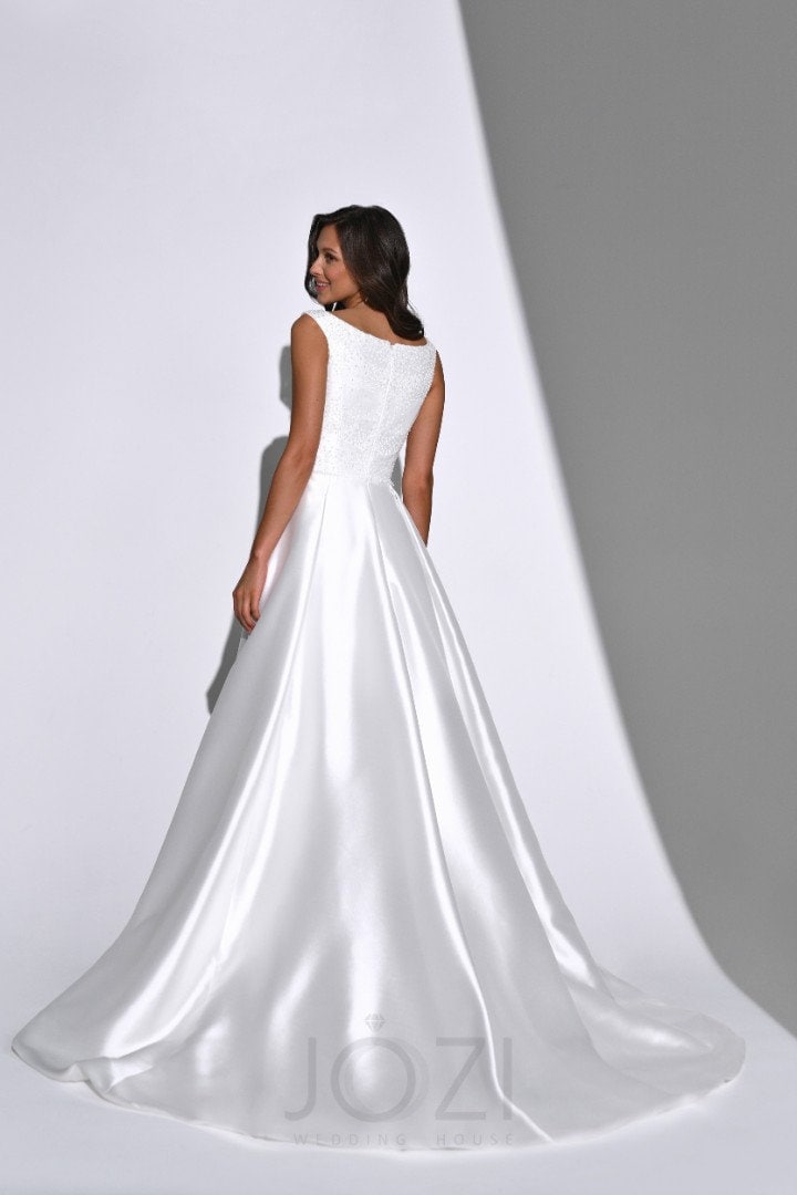 Beautiful Modest Sleeveless Mikado ALine Boat Neck Wedding Dress Bridal Gown Covered Back High Neckline Detailed Top with Train Sparkle