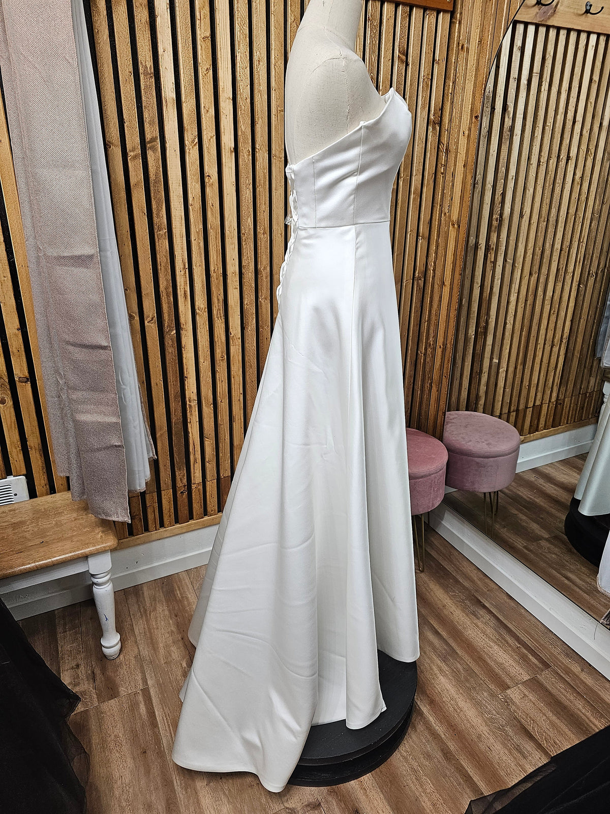 Minimalist Simple Sleeveless Strapless Straight Neckline Wedding Dress Bridal Gown Aline Open Back Corset Lace Up Backless Design