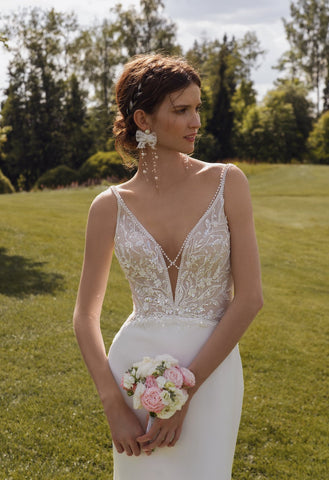 Classic Simple Sheath Style Sleeveless Open Back Wedding Dress Bridal Gown Minimalist with Train Aline Unique Design V Neckline Thin Straps