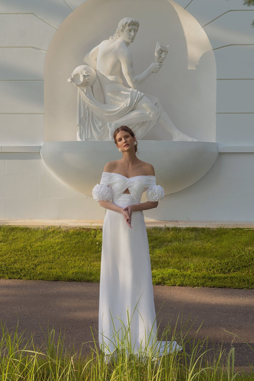 Classic Simple Sheath Style Off the Shoulder Open Back Wedding Dress Bridal Gown Minimalist with Train Unique Design Sweetheart Neckline