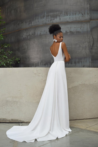 Minimalist Simple Sleeveless Open Back Wedding Dress Bridal Gown Aline with Train Aline Unique Design Side Slit Square Neck Gathered Waist