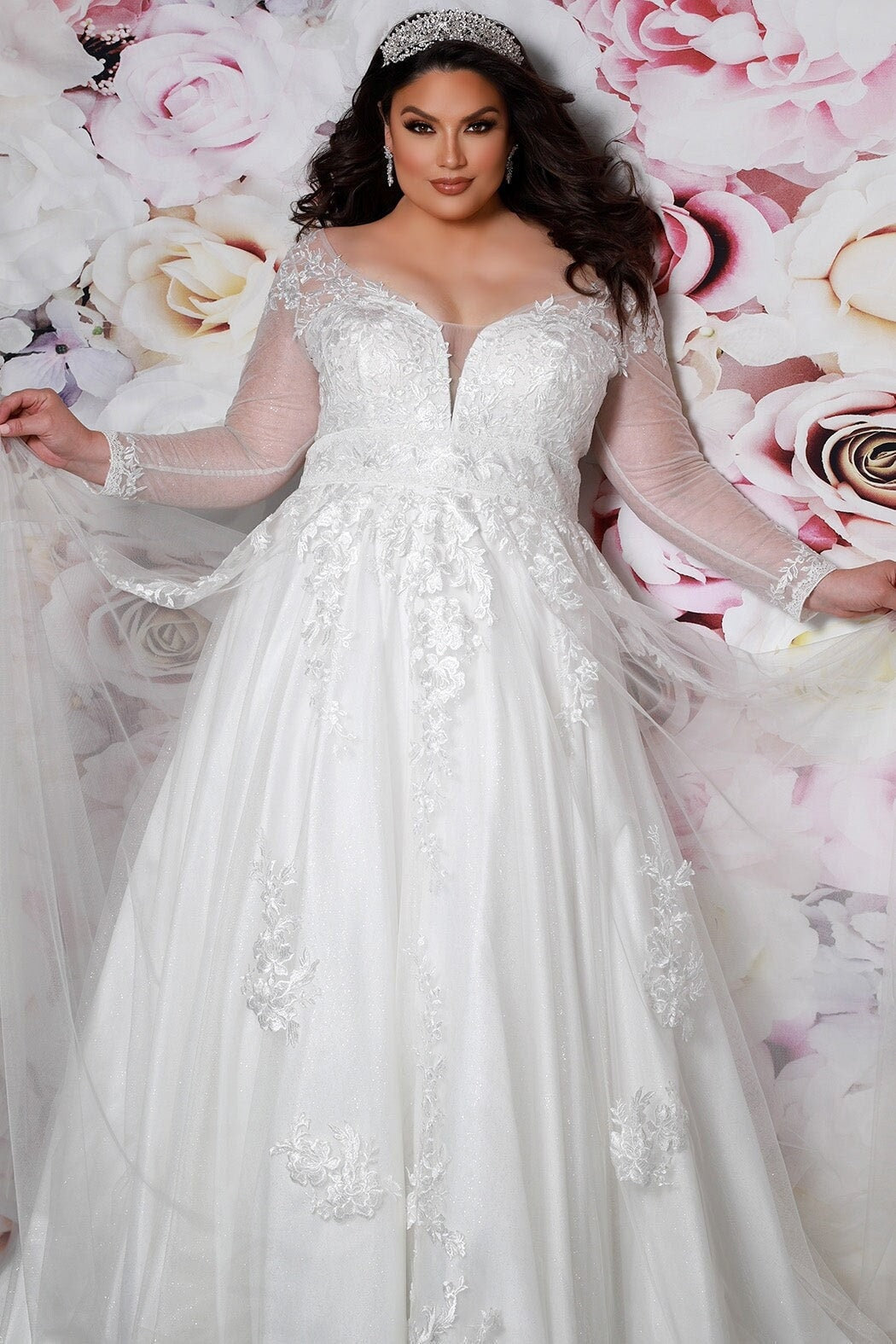 A-line Lace Wedding Dress for Curvy Brides
