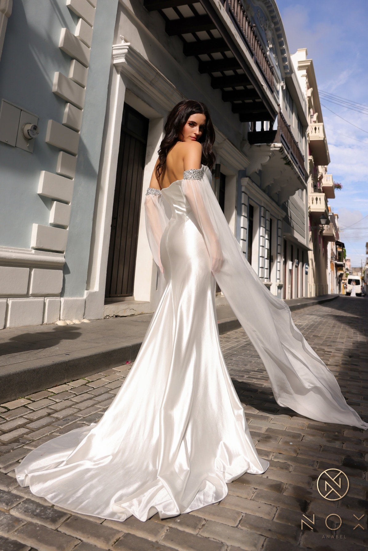 Fitted Off the Shoulder Sweetheart Neckline Wedding Dress Bridal Gown Prom Formal Gala Dress Satin Side Slit Emerald White Black