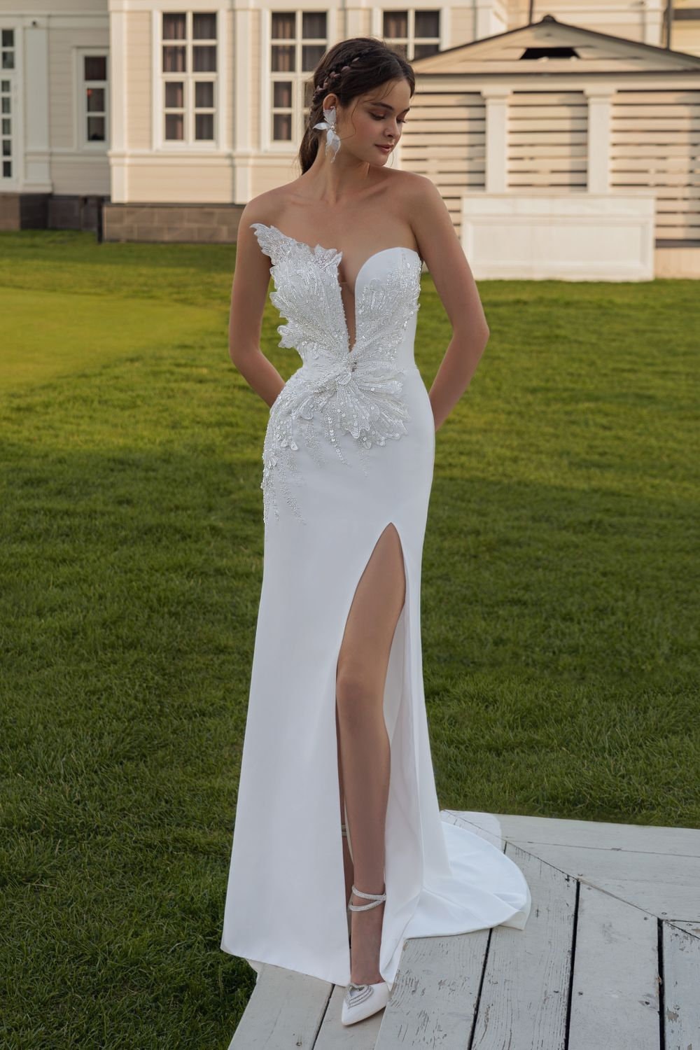 Original Beautiful Fitted Sheath Wedding Dress Bridal Gown Sleeveless Strapless Plunge Sweetheart Neckline Side Slit Crepe Fabric Open Back