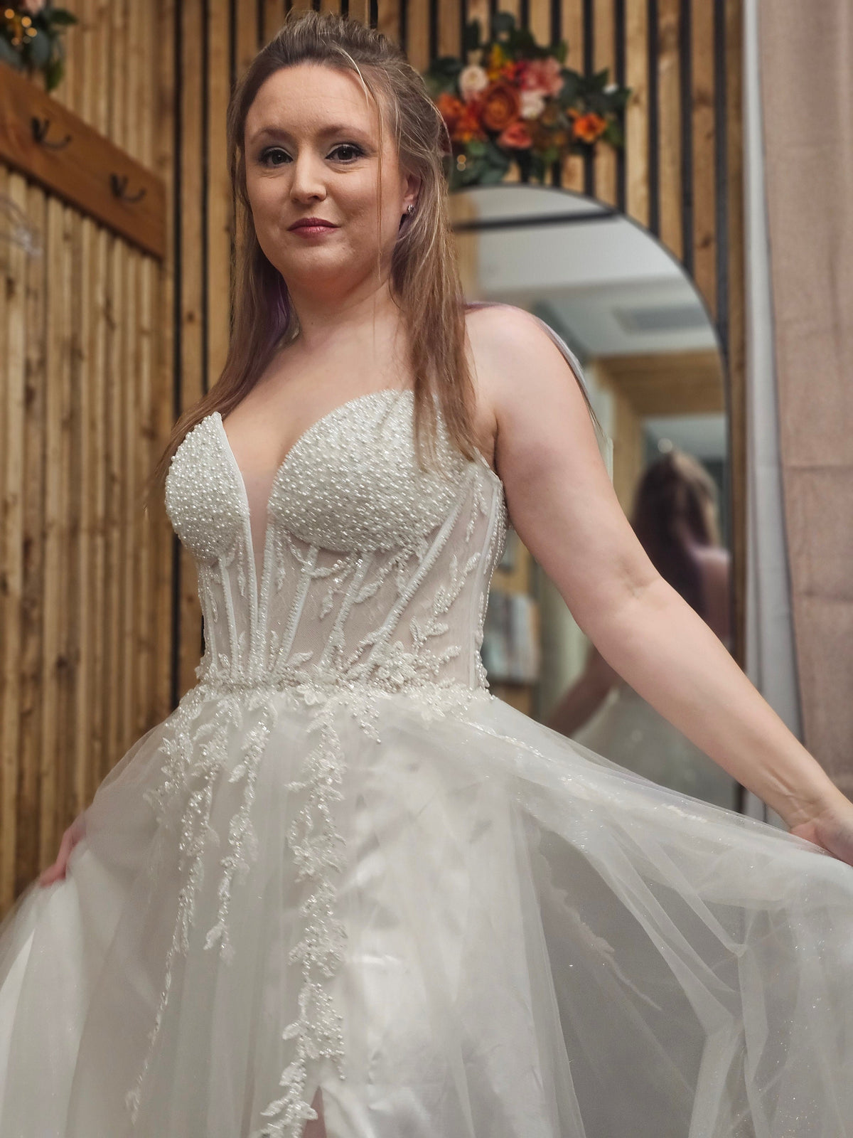 Classic Wedding Dress Bridal Gown Sleeveless Strapless Sweetheart Plunge Neckline Visable Boning Sheer Bodice Short Train Pearls