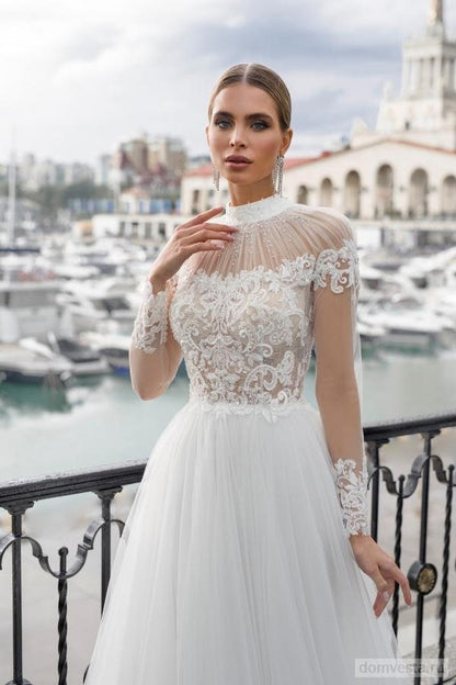 Original Beautiful Aline Wedding Dress Bridal Gown Long Sleeve High Neckline Tulle Skirt Lace Bodice Unique Design