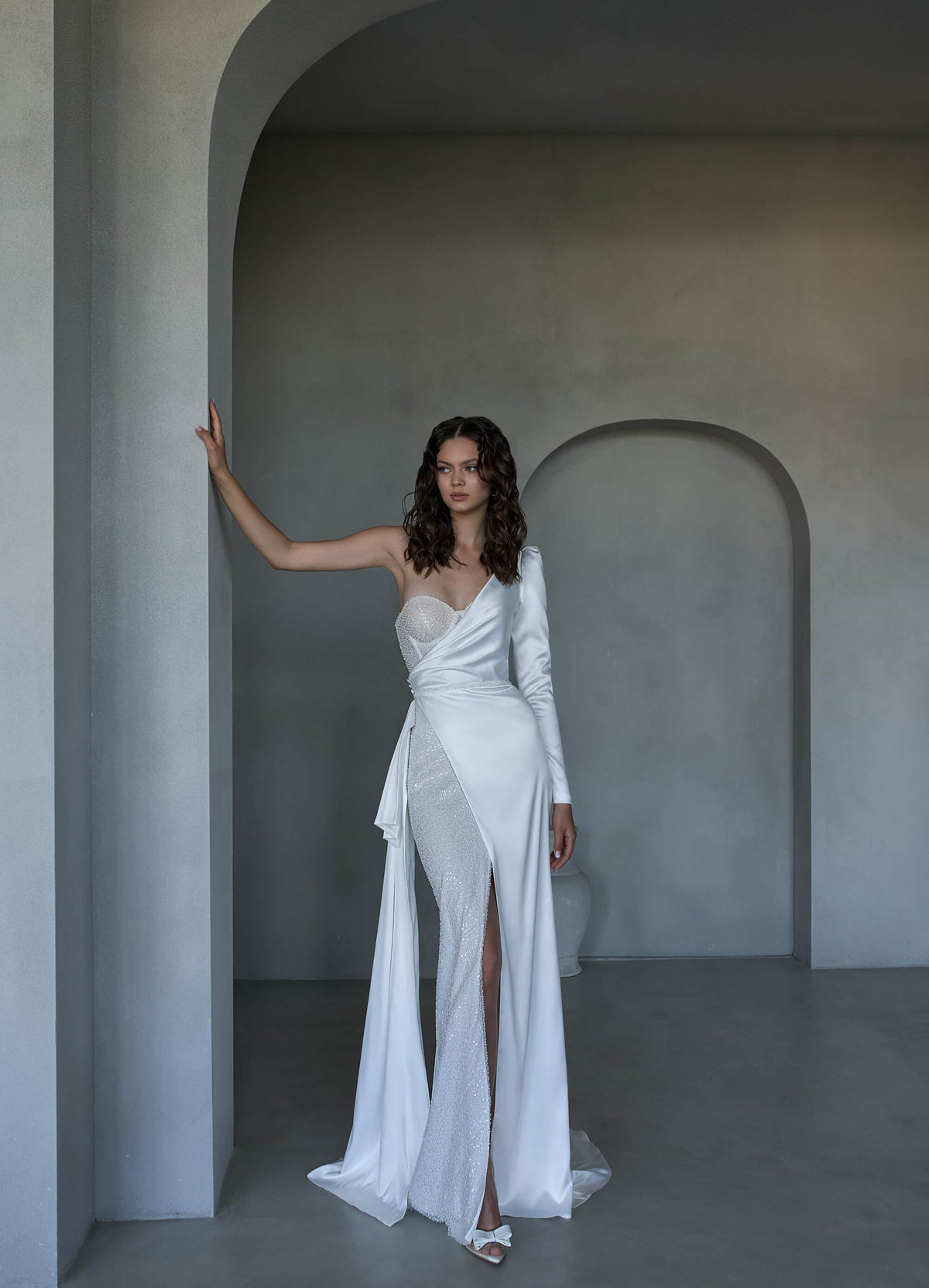 Spectacular and Sexy Mermaid Wedding Dress Bridal Gown One Shoulder Asymmetrical Cut Sparkle Front Slit 2 Fabrics Modern Style