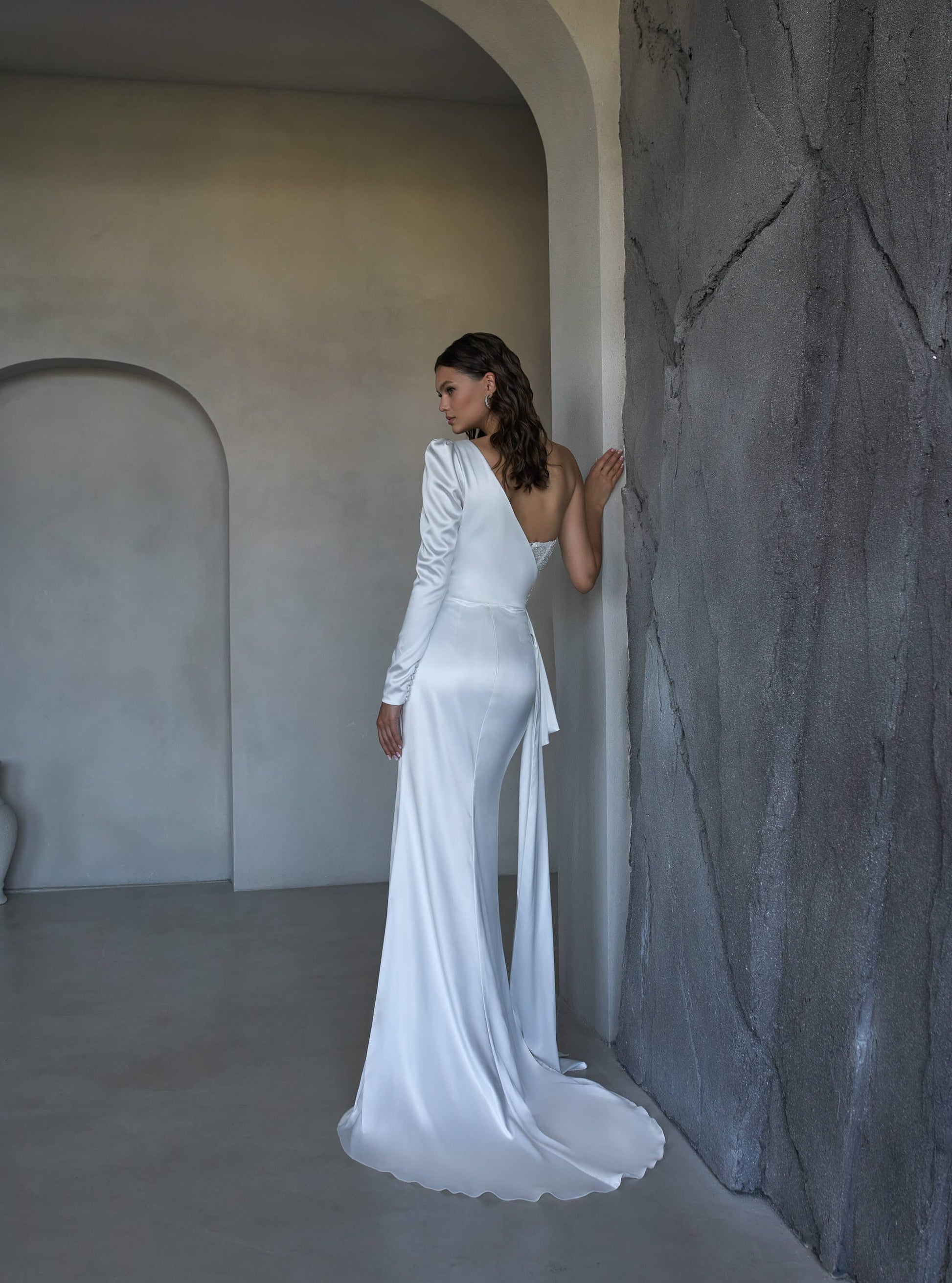 Spectacular and Sexy Mermaid Wedding Dress Bridal Gown One Shoulder Asymmetrical Cut Sparkle Front Slit 2 Fabrics Modern Style