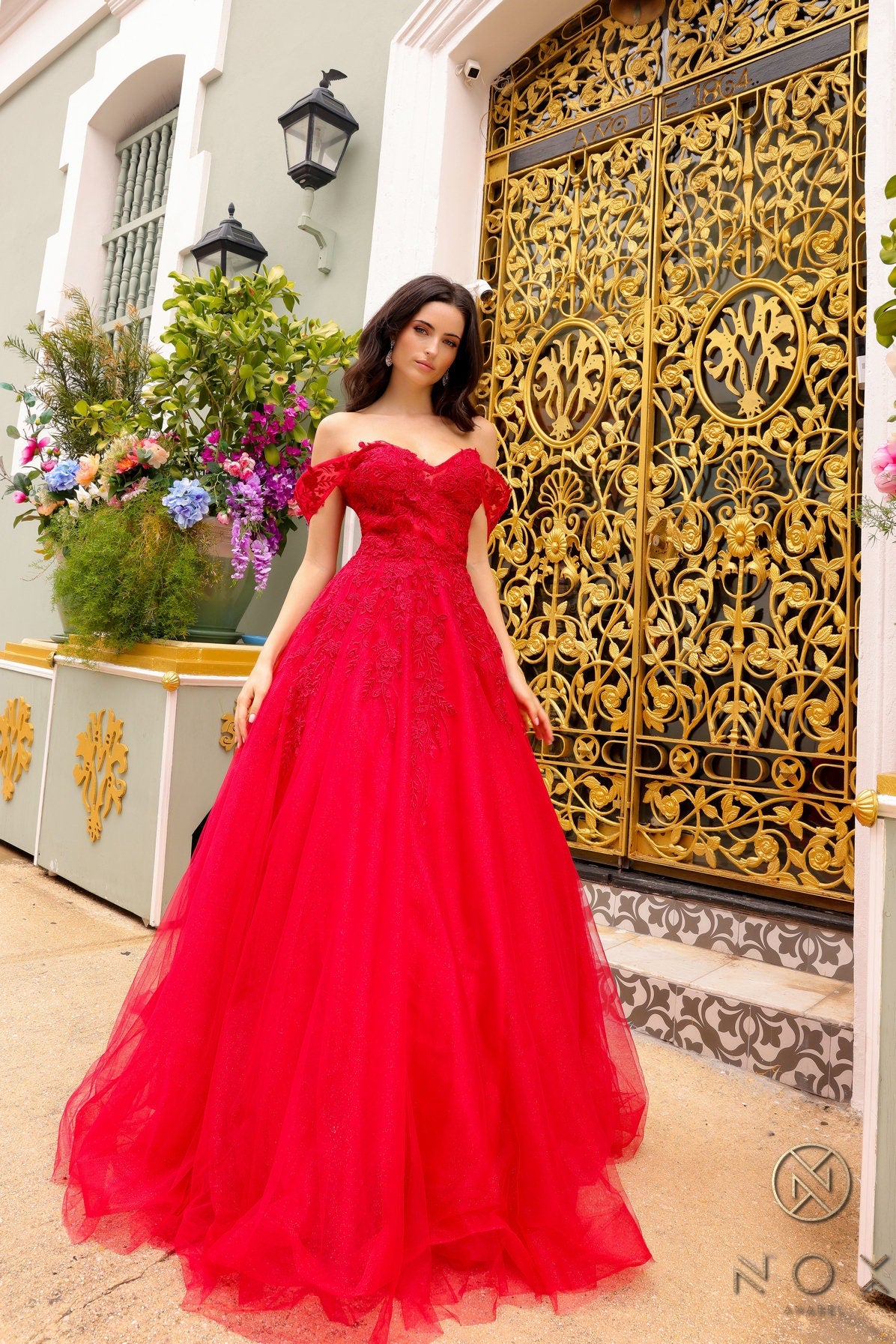 Classic Aline Off the Shoulder Wedding Dress Bridal Gown Sleeveless Sweetheart Neckline Full Skirt Black Red or Blue Open Back Corset Lace